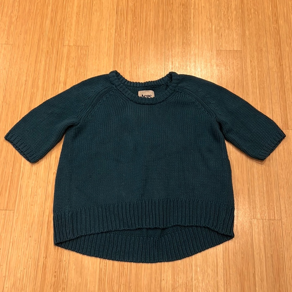Pre Owned Size M Acne 100% cotton Short Sleeve Sweater with back pleat.